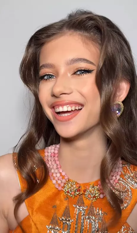 mikaela-fiica-iuliei-albu-9