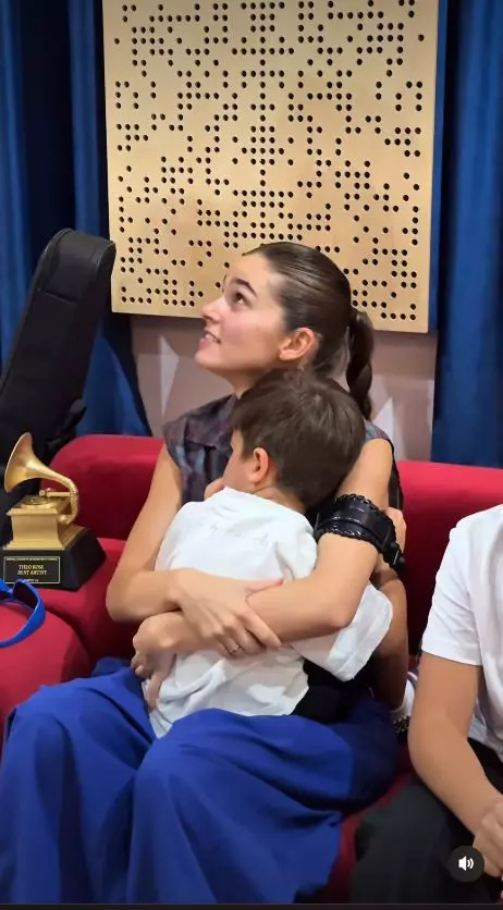 theo rose cu sasha 1