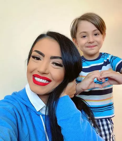 Andreea-Mantea-si-fiul-ei