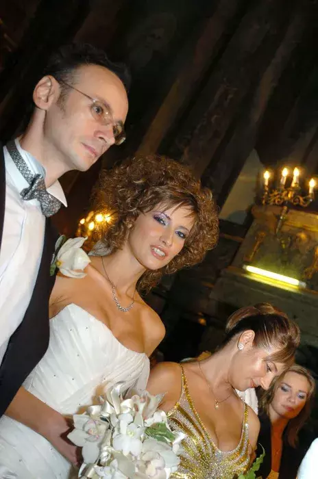 multi_au_uitat_cum_arata_iulia_albu_inainte_sa_fie_flapper_girl_iata_ce_frumoasa_a_fost_in_ziua_nuntii_2_98826000