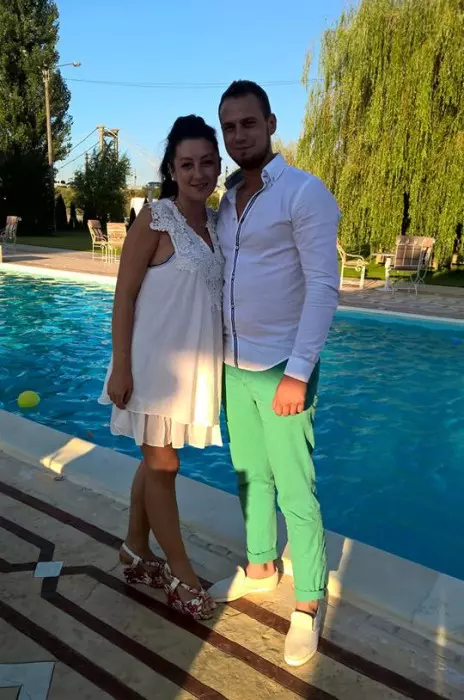Medana insarcinata, alaturi de Robi