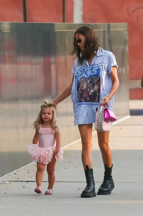 Irina Shayk and daughter Lea De Seine catch the sunset during stroll in NYC