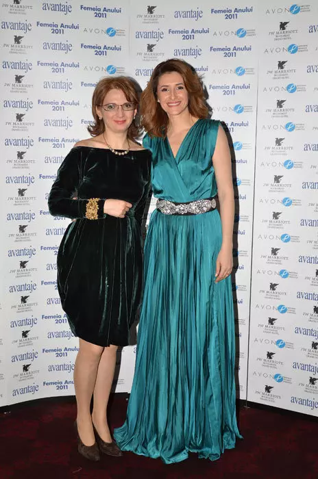 Daniela Palade Teodorescu, rochie Rhea Costa, impreuna cu Iuliana Tudor, rochie PNK