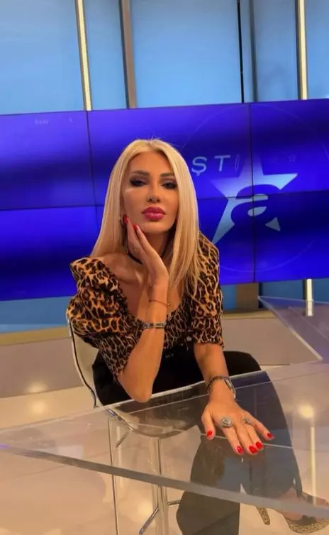 alina petre in platou