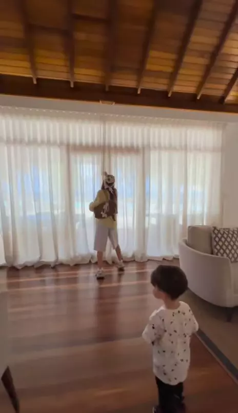 9. Theo Rose, imagini din vacanță