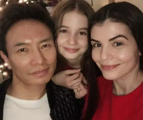 monica-gabor-se-joaca-cu-focul-fuge-din-america-pentru-a-vinde-i