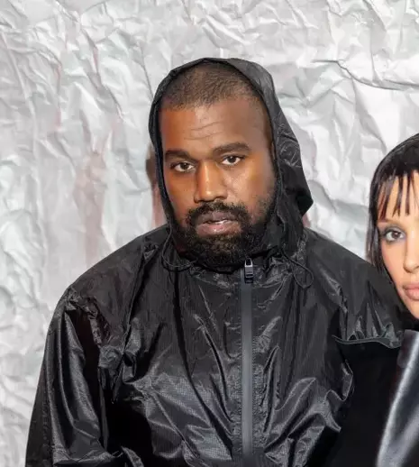 Kanye West și Bianca Censori au uimit la Săptămâna Modei din Milano. Soția artistului a purtat o nouă ținută provocatoare