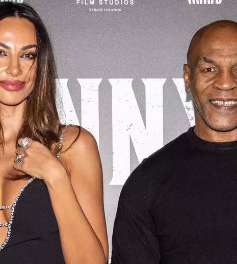 Mike Tyson, cucerit de Mădălina Ghenea. Pugilistul nu și-a putut lua privirea de la actrița care a purtat o rochie fabuloasă