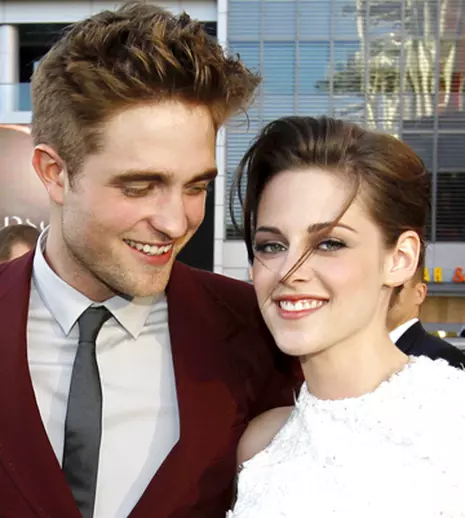 Robert Pattinson şi Kristen Stewart se ceartă pe câine
