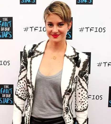 Shailene Woodley şi-a îngrămădit tot ce-i trebuie într-o valiză