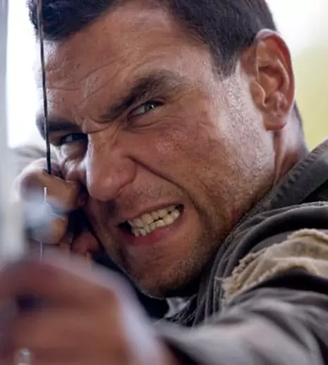 Vinnie Jones va juca rol negativ în serialul „Arcaşul”