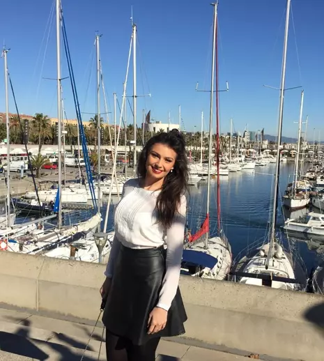 Olivia Păunescu și-a serbat ziua de naștere la Barcelona
