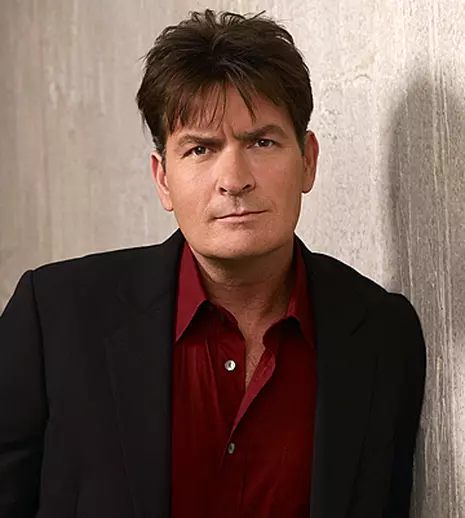 Charlie Sheen plăteşte 110.000 dolari/lună pensie alimentară
