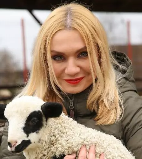 Cristina Cioran se alătura echipei de la „Ferma vedetelor” (Pro TV)