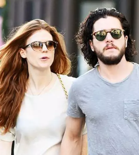 Kit Harington și Rose Leslie, plimbându-se de mână prin L.A.
