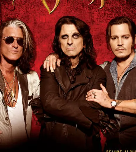 Cine cântă în deschiderea concertului The Hollywood Vampires