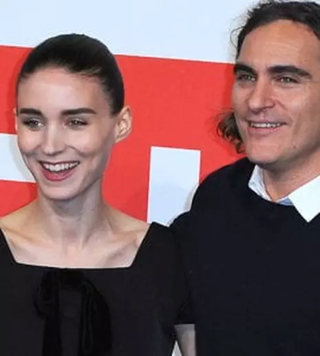 Joaquin Phoenix şi Rooney Mara au devenit un cuplu la filmări?