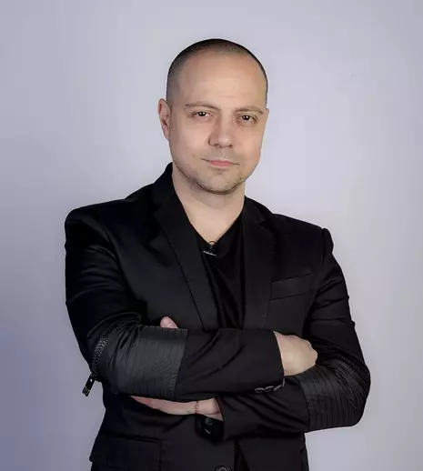 Noul prezentator „iUmor” Dan Badea a dezvăluit abia acum care este adevăratul său nume