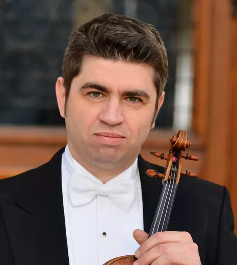 Un muzician al superlativelor: violonistul REMUS AZOIȚEI la Sala Radio !