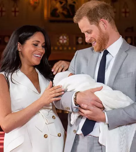 Meghan Markle și Prințul Harry nu doresc să dezvăluie nașii de botez. Când va avea loc evenimentul