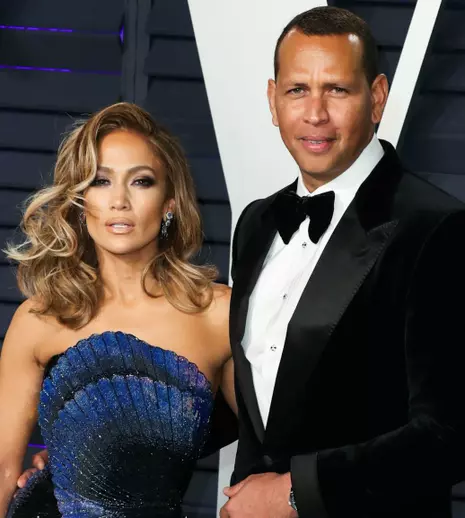 Jennifer Lopez și Alex Rodriguez au sărbătorit un an de la logodnă