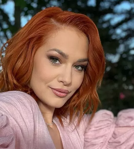 Feli, transformare de look uimitoare pentru noul ei videoclip. A lansat melodia „Dragoste nebună”
