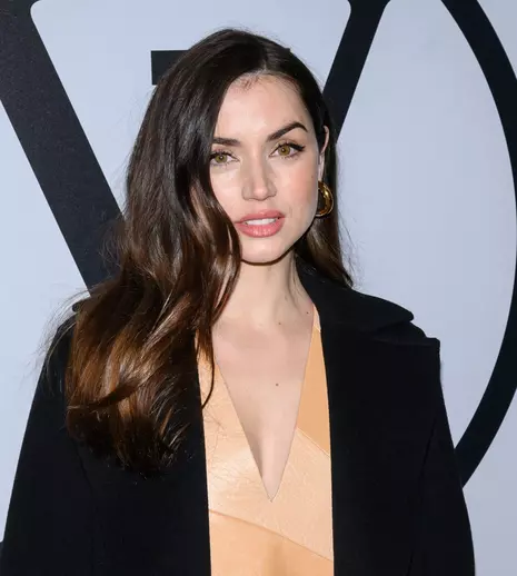 Ana de Armas a fost în centrul atenției la premiera filmului Ghosted. A strălucit pe covorul roșu