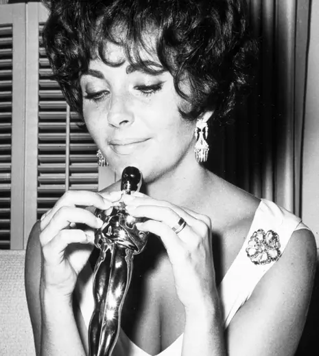 Elizabeth Taylor: cealaltă Elisabetă a Angliei