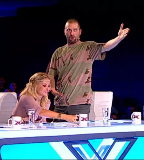 Cheloo a fost scos din minţi de un concurent X Factor