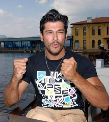 FOTO| Cine e Burak Özçivit, boierul Malkoçoğlu din “Suleyman Magnificul”