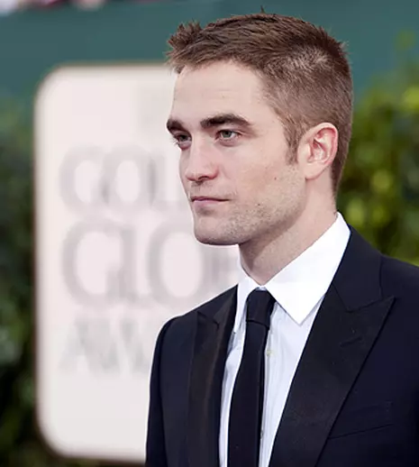 Robert Pattinson se iubeşte cu nepoata lui Elvis?