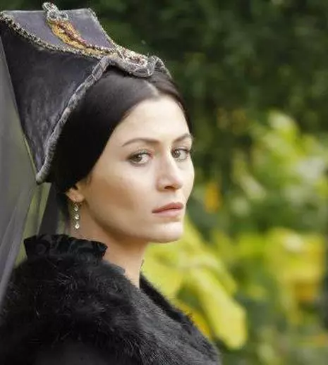 Iffet joacă în seria a treia din "Suleyman Magnificul"