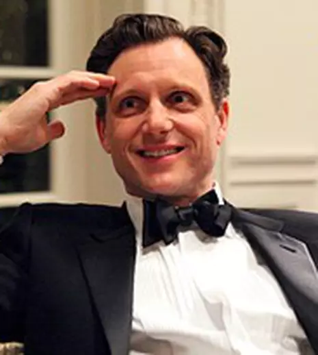 Tony Goldwyn promite un început şocant pentru sezonul 3 din „Scandal”
