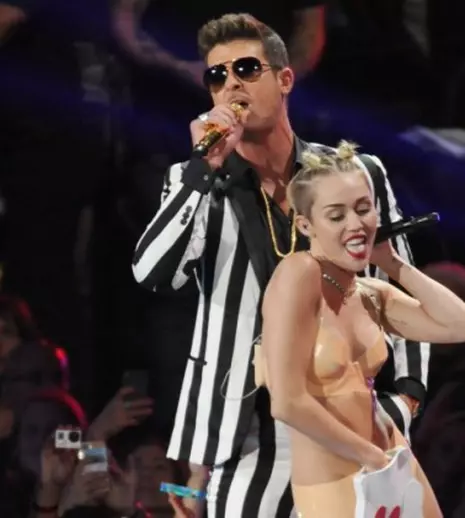 Miley Cyrus şi Robin Thicke vor face show şi la MTV EMA