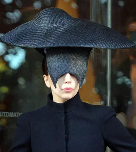 Lady Gaga va cânta în spaţiu în 2015