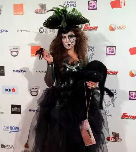 Mondena Mirela Zeţa a intrat în pielea Iuliei Albu la Premiile Gopo