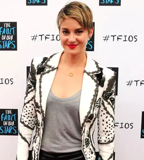 Shailene Woodley şi-a îngrămădit tot ce-i trebuie într-o valiză