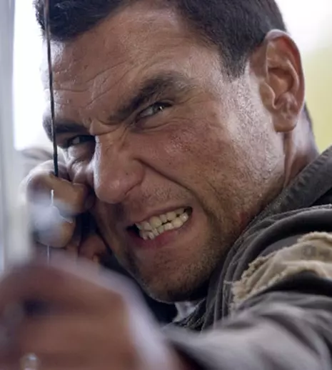 Vinnie Jones va juca rol negativ în serialul „Arcaşul”