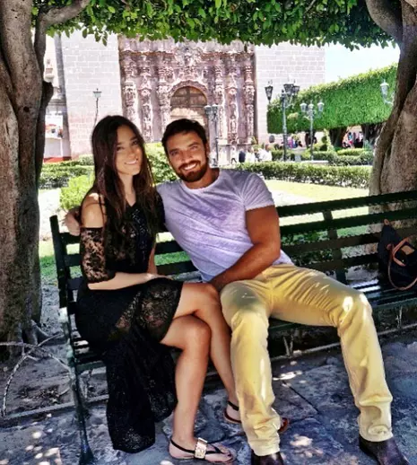 Julian Gil s-a despărţit de iubita sa mai tânără, Viviana Serna