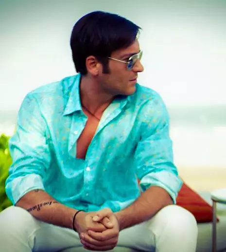 Radu Vâlcan se hrănește cu gândaci în Thailanda