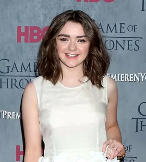 Maisie Williams trece de la „Urzeala tronurilor” la zombi