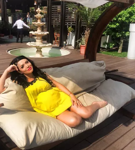 Andreea Mantea a devenit mămica unui băieţel