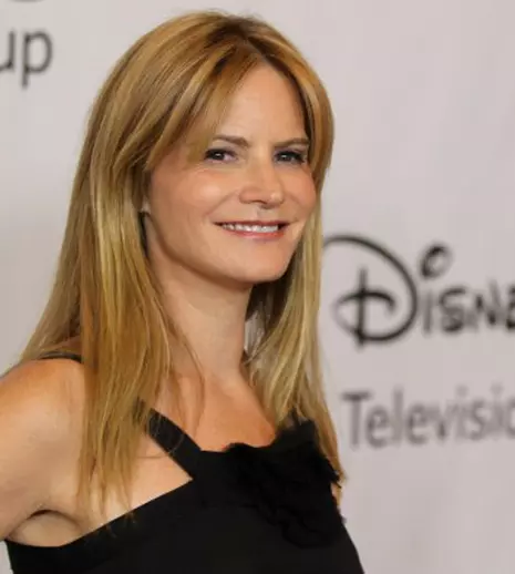 Jennifer Jason Leigh joacă în noul „Twin Peaks”