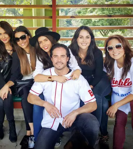 FOTO: Cum s-au distrat telenoveliştii la petrecerea Televisa