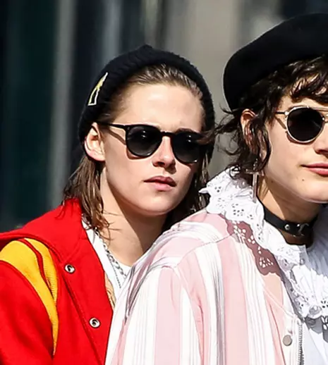 Kristen Stewart se iubeşte cu o cântăreaţă franceză