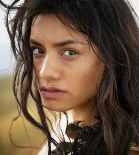 Aylin Cadîr este Sălbatica, în filmul “Tudo”