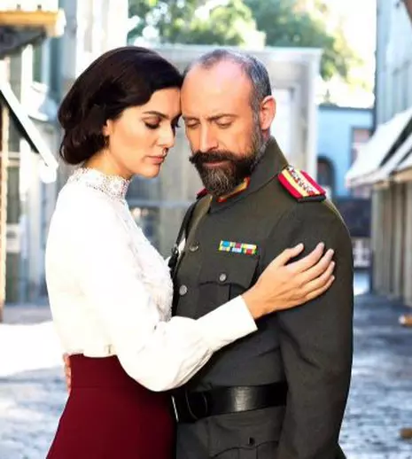 FOTO. Halit Ergenç şi Bergüzar Korel au din nou un proiect comun