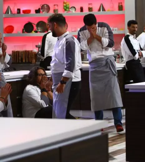 FOTO. Cine sunt semifinalistii „Chefi la cuțite” și ce surpriză a avut chef Dumitrescu