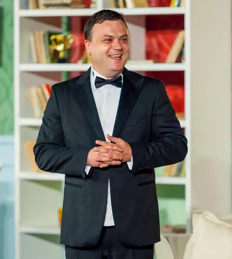 Leonid Doni, polițistul Robi din „Las Fierbinți”, joacă în comedia „Prenumele”
