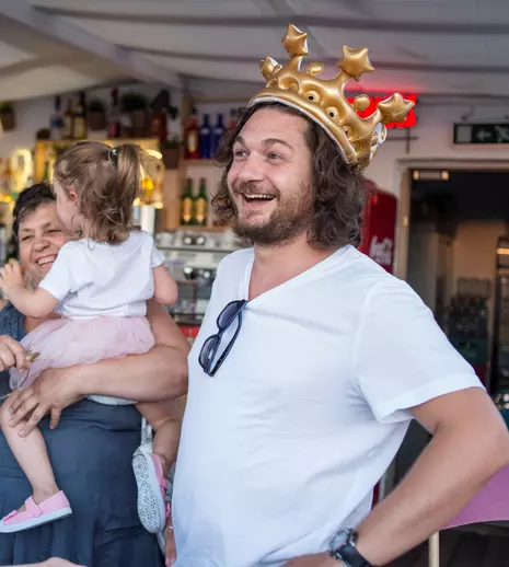 FOTO. Chef Florin Dumitrescu a avut parte de o petrecere surpriză de ziua lui